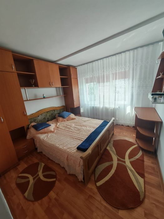 Apartament 2 camere de închiriat – Complet mobilat și utilat