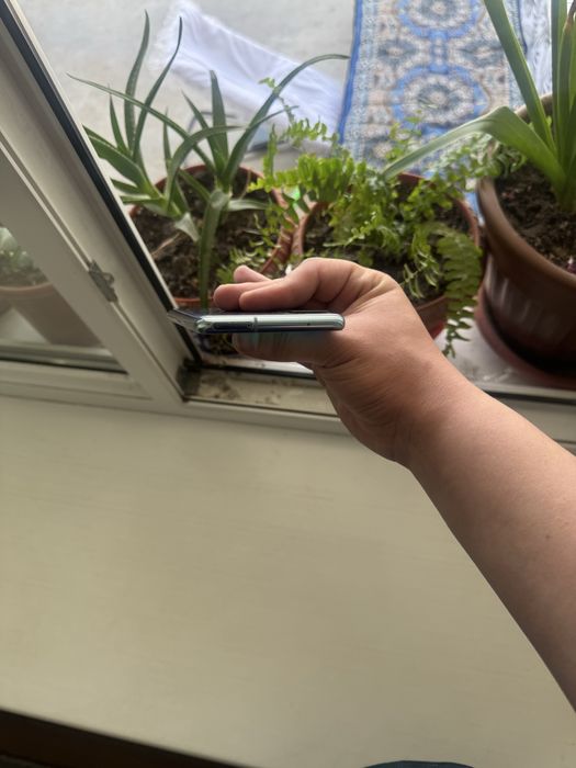 Samsung S20FE 8/128 Радной возможно обмен