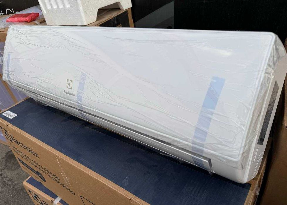 Кондиционер Electrolux 12 DC Inverter 35 м² EACS/I-12 HEL/N8/outEEC