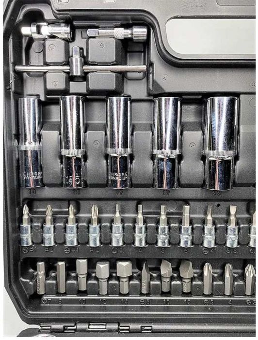 Набор инструментов ключей для автомобиля 121