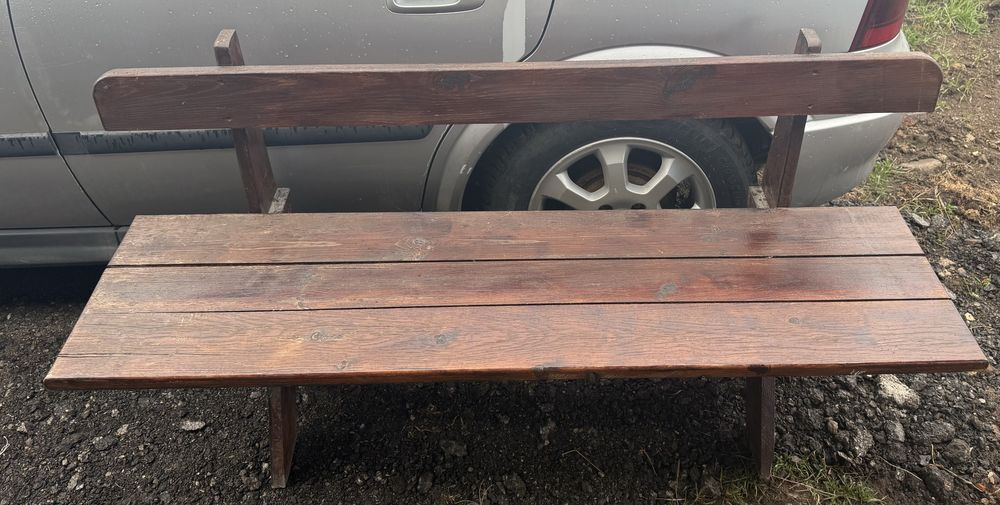 Дървена маса с 2 пейки