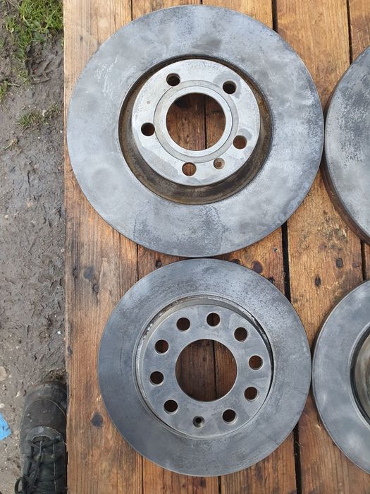 Спирачни дискове Audi A4 B6 2.5 180