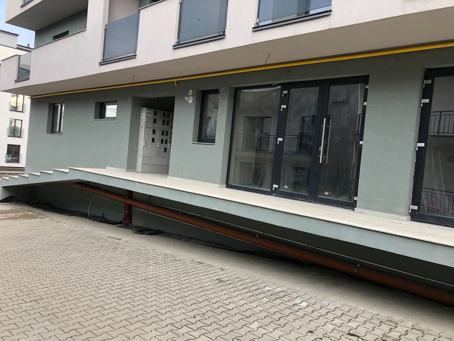 În Sibiu, de VÂNZARE, 50 mp, spațiu comercial, înscris în CF