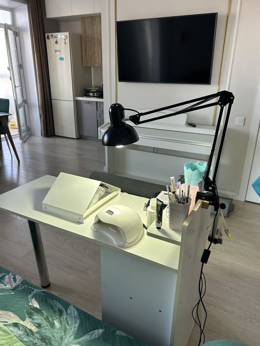 Маникюр для милых девушек и дам