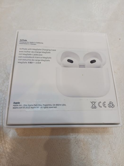 AirPods 3 продаю оригинал