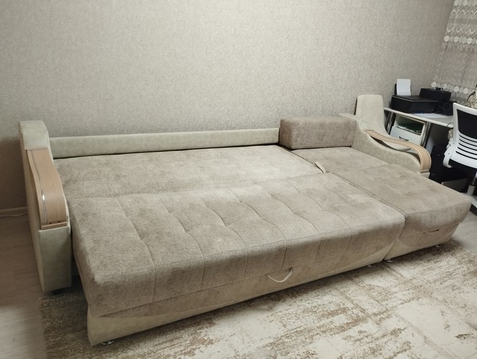 Продам угловой диван.