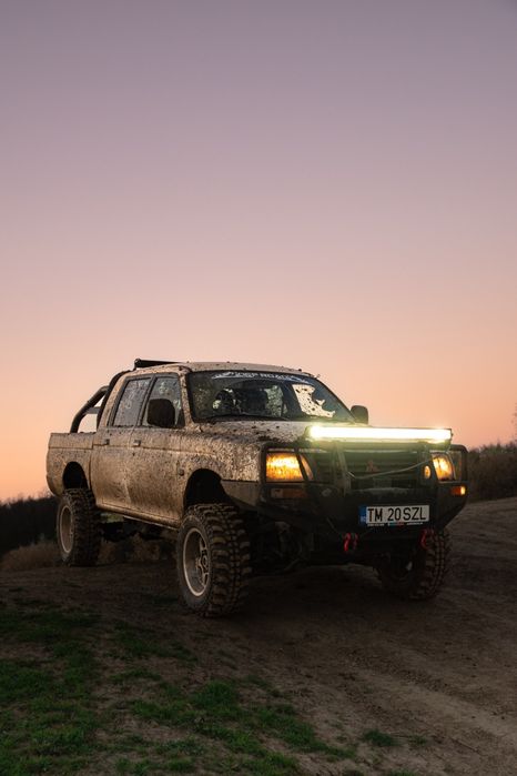 Mitshubishi L200 offroad