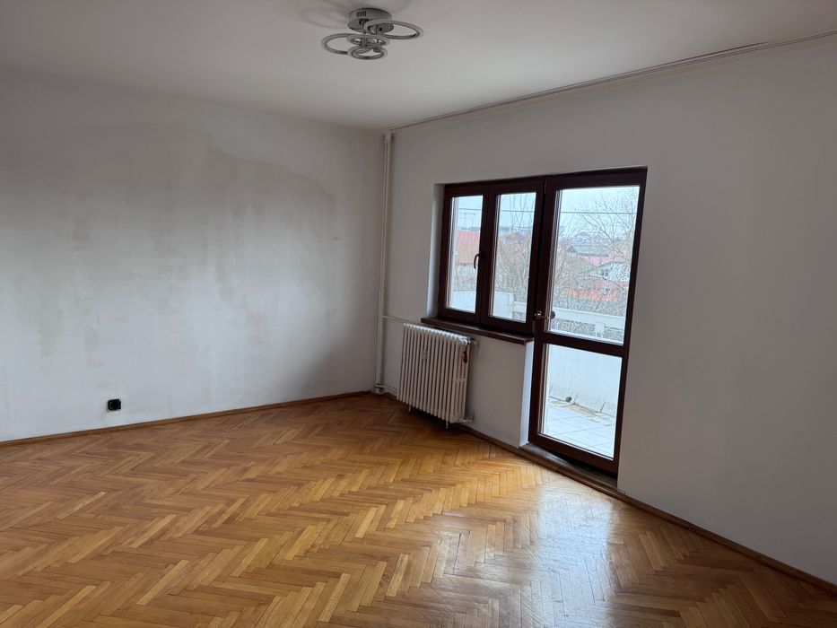 De vanzare apartament cu 3 camere tip PC dubla orientare