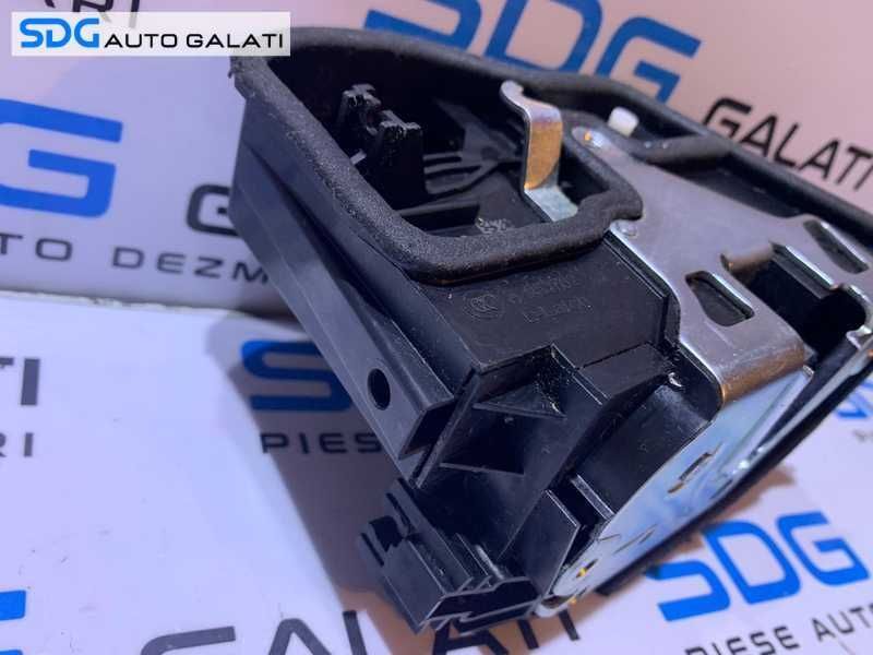 Broasca Incuietoare cu 5 Pini la Mufa Usa Portiera Dreapta Spate BMW Seria 3 F30 F31 2011 - 2019 Cod A053702