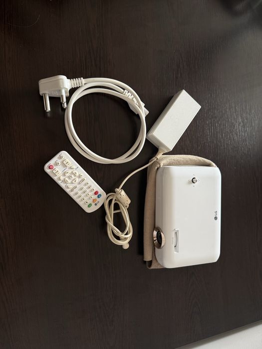 LG PH550G проектор