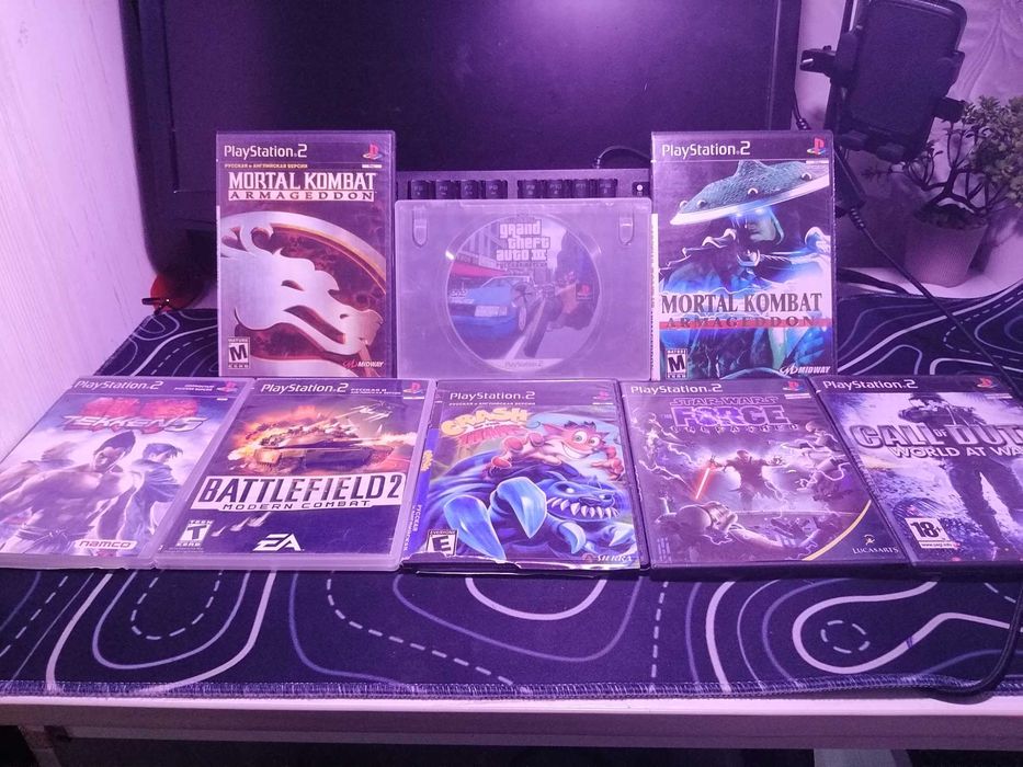 Продам playstation 2 с 8 играми вместе