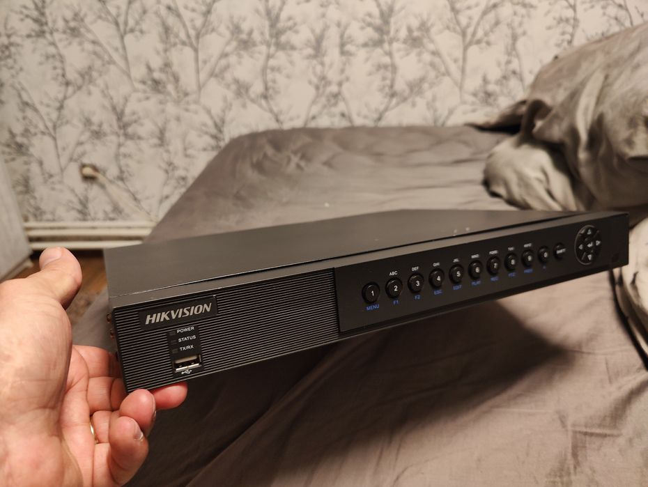 Hikvision DS-7216HUHI-F2/N