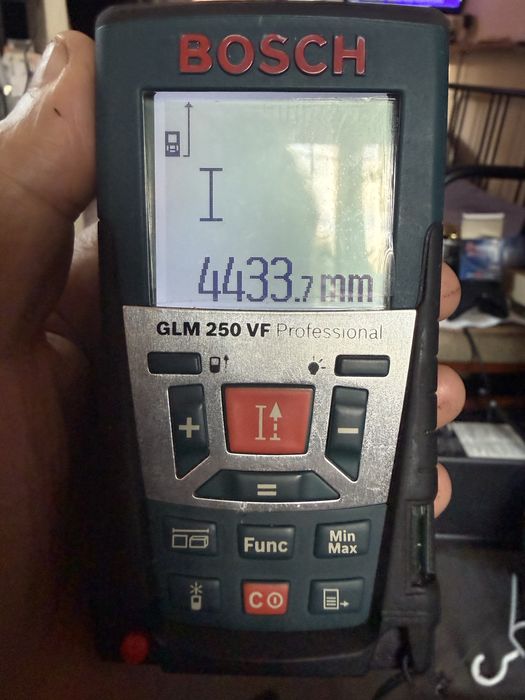 Telemetru profesional Bosch