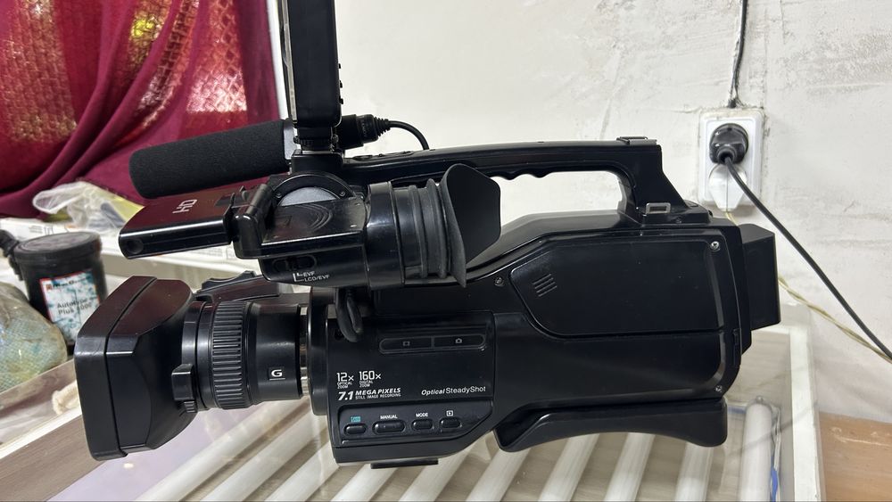 Видеокамера Sony 1500