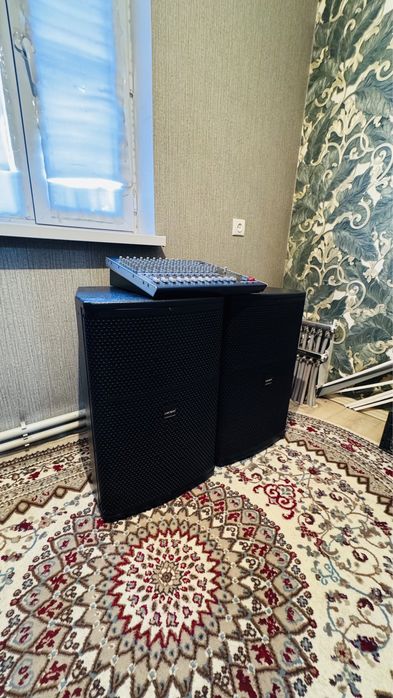 музыкальная аппаратура, микшерные пульт.