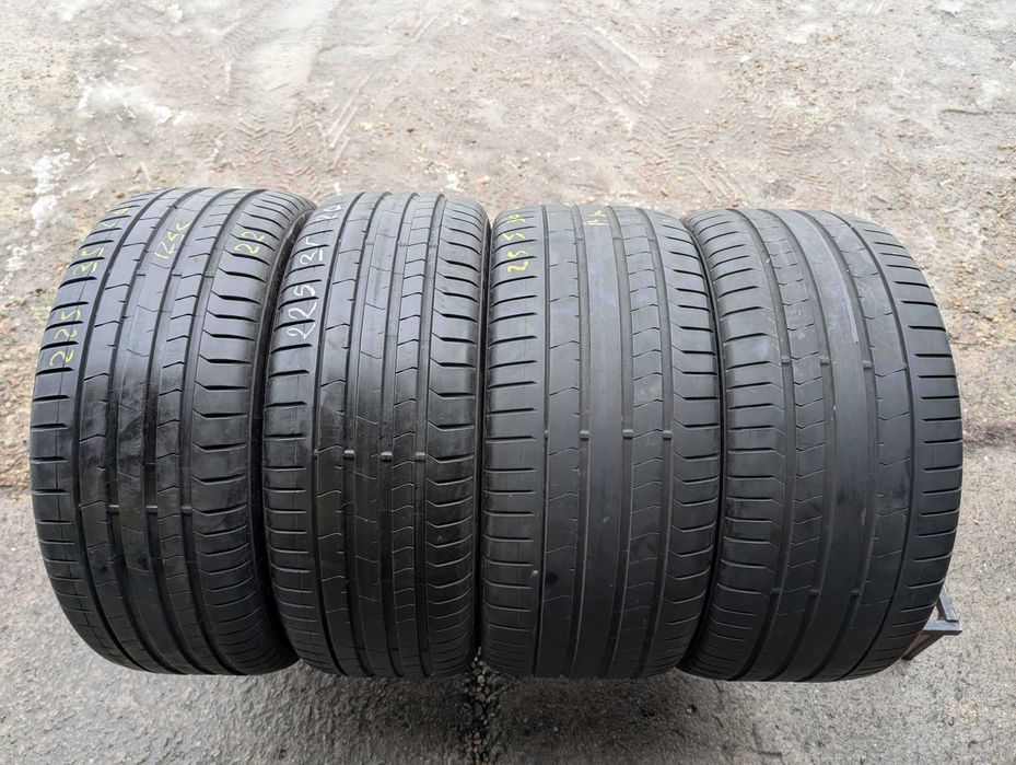 SET 4 Anvelope Vara 225/35 R20 + 255/30 R20 PIRELLI P Zero - Runflat