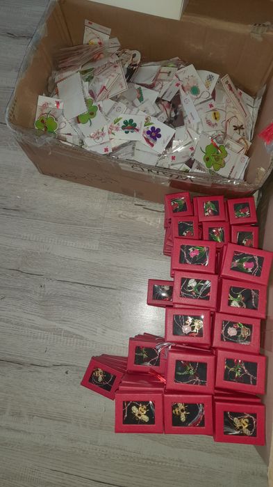 Lot mărțișoare ( 463 bucati )