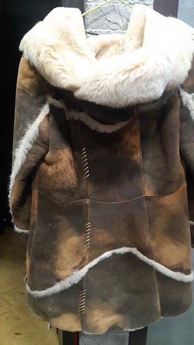 Продается дубленка из  шерсти ламы. Привозная.