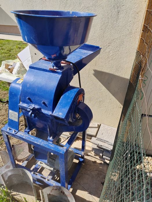 Mașină de mărunțit furaje