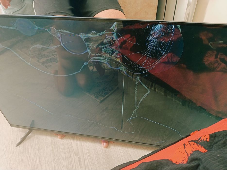 Televizor sotiladi