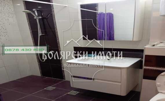 Дава се под наем Тристаен апартамент в Велико Търново, Център - 80 кв.м за 357 € - Снимка #3