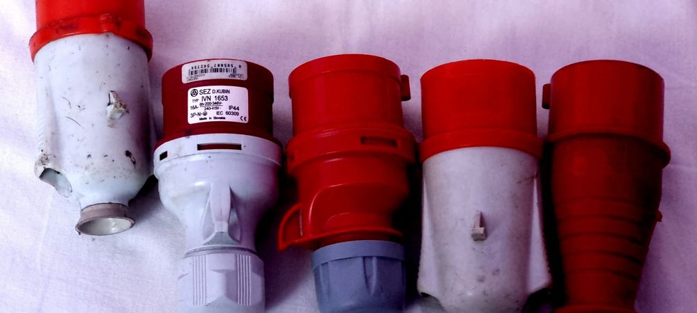 Lot de 5 stechere trifazice 3P+N+E 16A