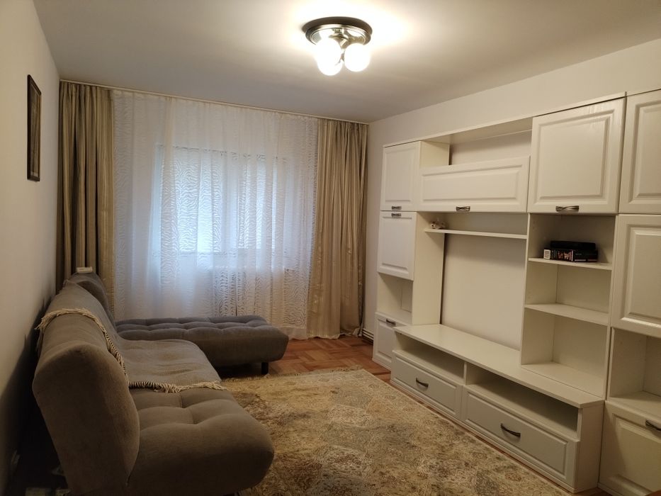 Persoana fizica 2 camere Galata  sau schimb  cu 3 camere
