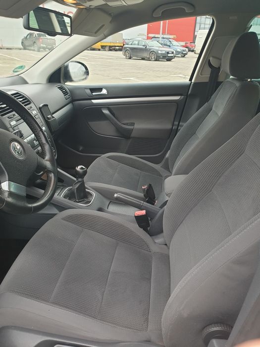 Vand urgent golf5 în stare foarte bună