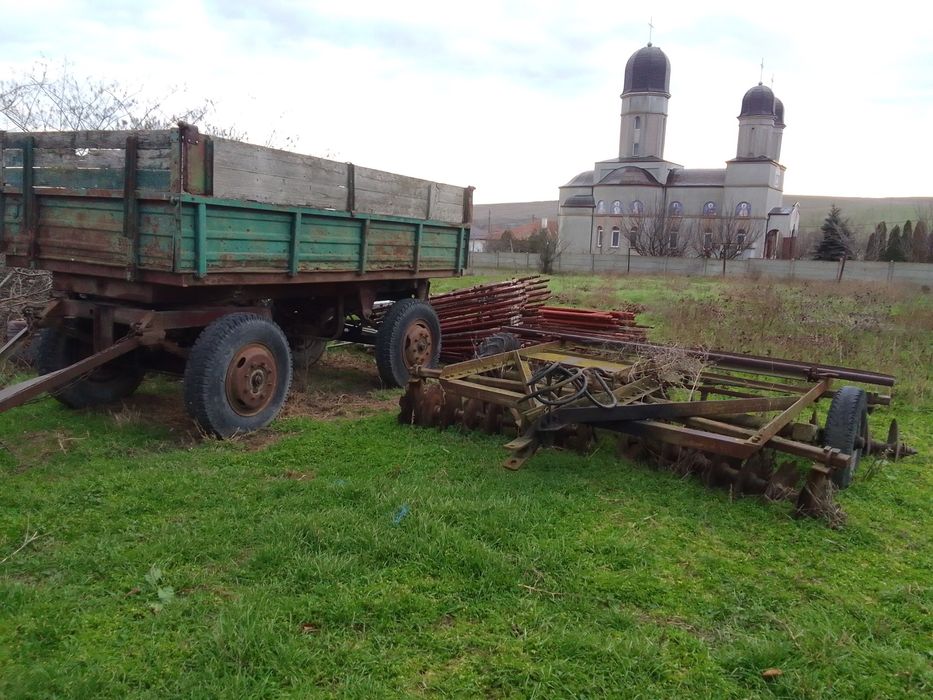 Tractor U650 +remorca, plug și disc