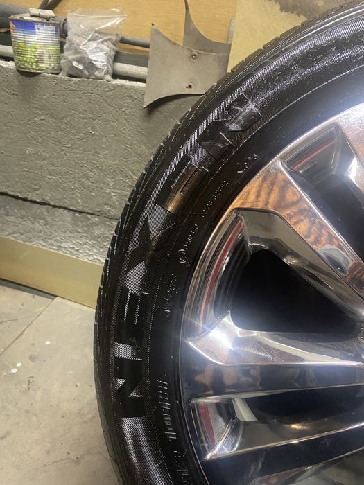 Диски с шинами в отличном состоянии