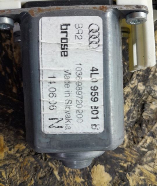 Motoras macara electrica stanga fata 4l0959801b Audi Q7 4L (2005 - 2009) electric