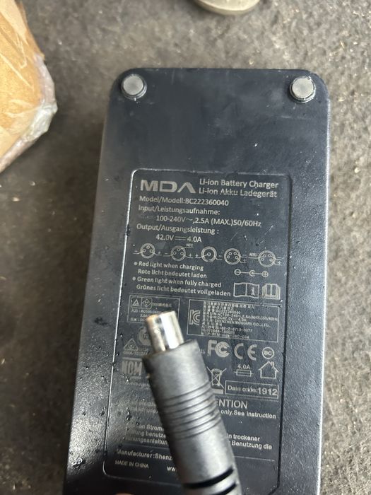 Incarcatoare fast charge 42 v 4a . Încărcătoare trotineta MDA