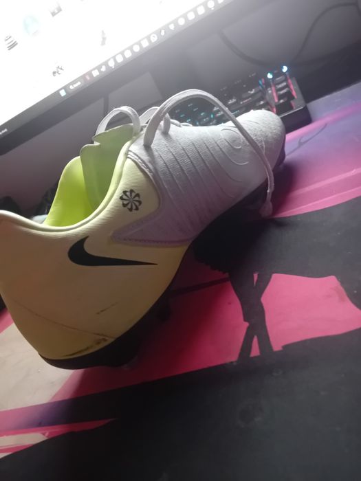 Crampoane de fotbal nike phantom