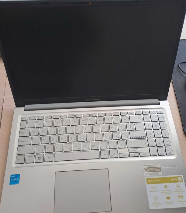 ASUS VivoBook 15 / i5-13420H / 8GB / 512GB SSD