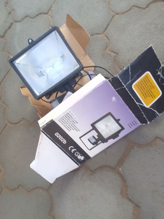 Прожектор лампа фонарь