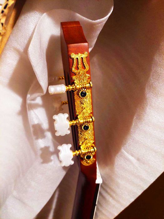 Продам Новую гитару Yamaha C-70