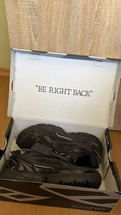 Off-white ow be right back