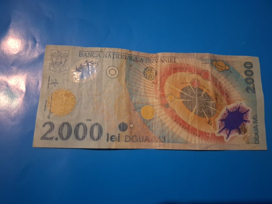 Vând bacnote de 2000 de lei cu eclipsa