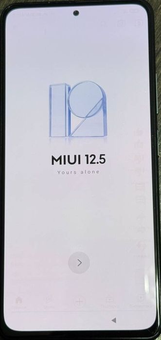 Продается смартфон POCO F3