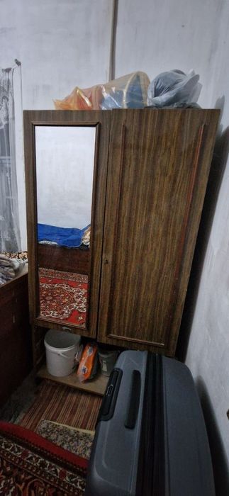 Сотилади стенка дивана совга комлект