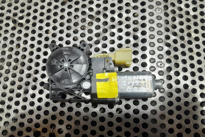 Motoras macara geam fata dreapta DS73-F23200-BD DS73-F23200-BD Ford M