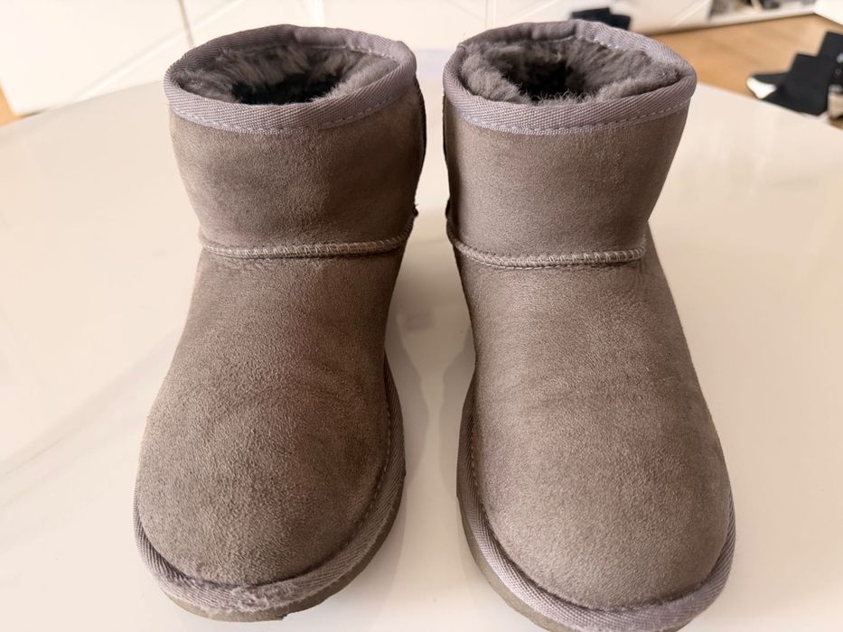 Стилни детски боти UGG