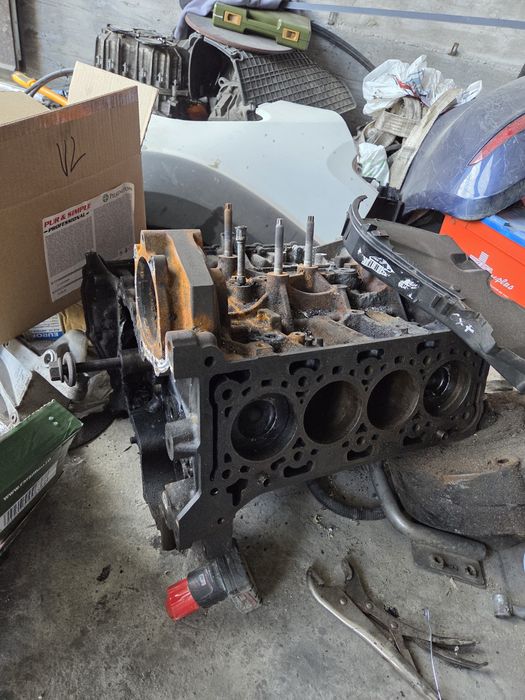 Motor FORD Ranger  YN2X  2.0 , motor  yn2x  ,motor ambielat