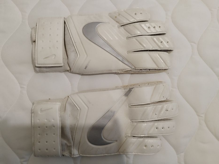 Вратарски ръкавици