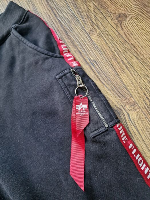 Страхотно мъжко спортно долнище ALPHA INDUSTRIES размер L