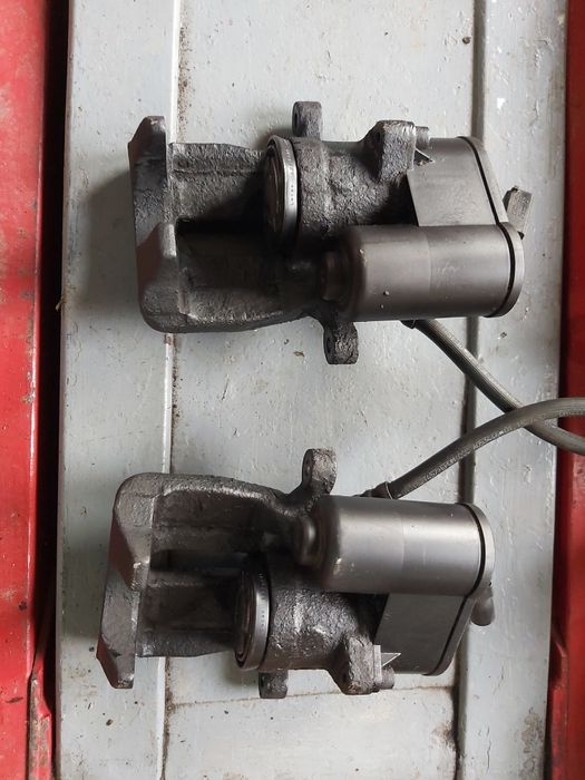 Set etrier/etrieri/etriere spate electrici volkswagen passat b6/cc/b7