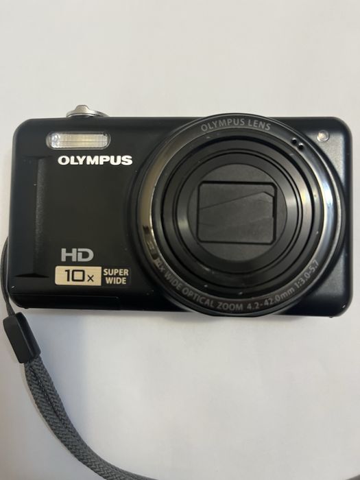 Olympus D-720  14 Mpx 10 xzoom optic
