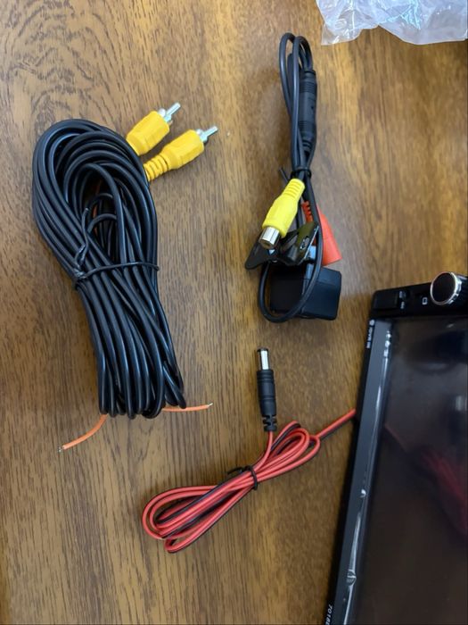 Navigație auto 2DIN 7018B Bluetooth USB AUX Camera Marsarier