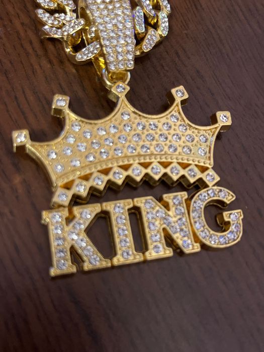 Vând lanț CARE IMITĂ AURUL king, realist