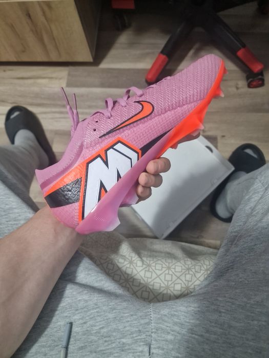 Ghete fotbal nike mercurial